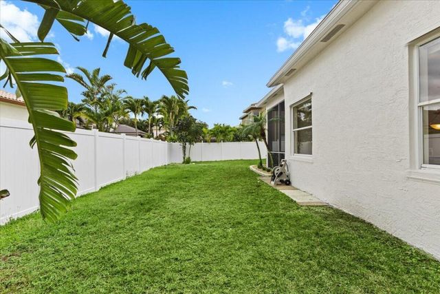 7571 Greenville Circle, Lake Worth, FL 33467