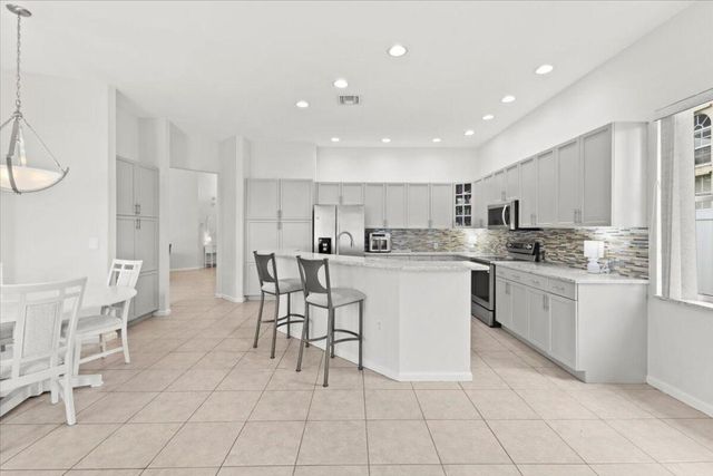 7571 Greenville Circle, Lake Worth, FL 33467