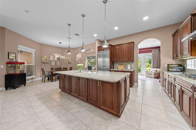 2557 HERITAGE GREEN AVENUE, Davenport, FL 33837