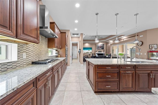 2557 HERITAGE GREEN AVENUE, Davenport, FL 33837
