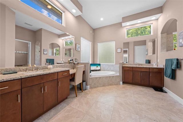 2557 HERITAGE GREEN AVENUE, Davenport, FL 33837