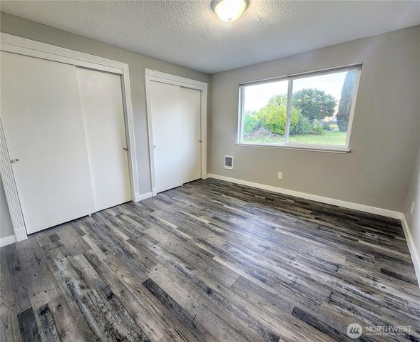 10710 97th Street SW, Tacoma, WA 98498