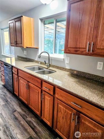 10710 97th Street SW, Tacoma, WA 98498