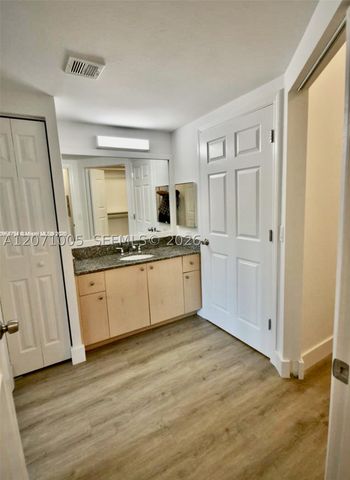 2474 Centergate Dr 103, Miramar, FL 33025