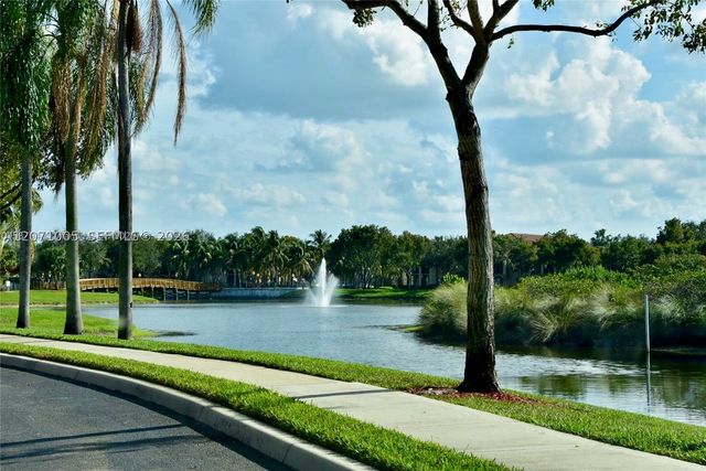 2474 Centergate Dr 103, Miramar, FL 33025