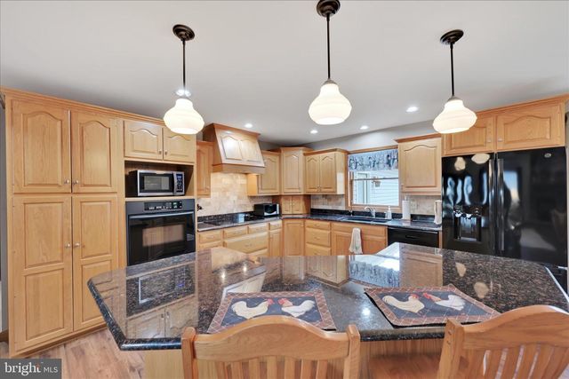 757 E REHRERSBURG RD, Bethel, PA 19507