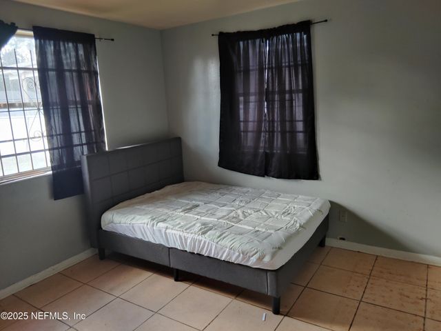 2653 SANDRA Lane, Jacksonville, FL 32208