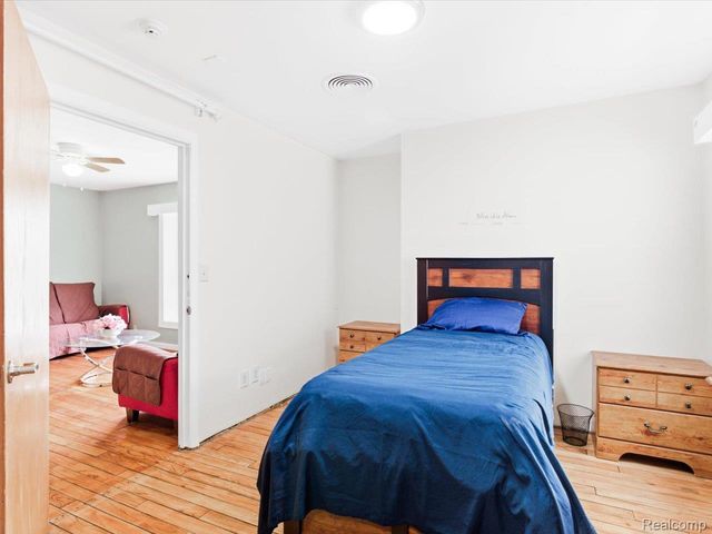 1218 Center Avenue, Port Huron, MI 48060