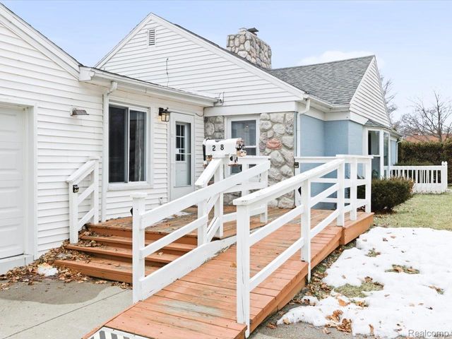 1218 Center Avenue, Port Huron, MI 48060