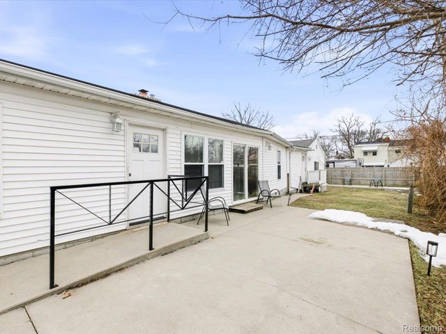 1218 Center Avenue, Port Huron, MI 48060