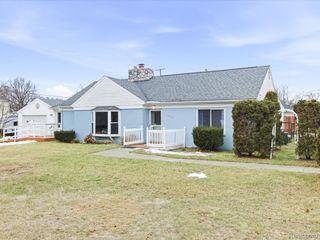 1218 Center Avenue, Port Huron, MI 48060