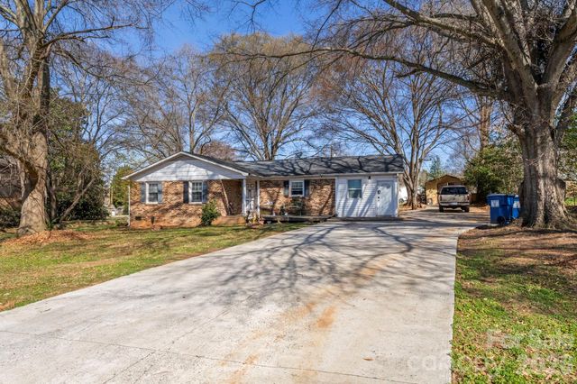 4209 Heatherstone Drive, Gastonia, NC 28056