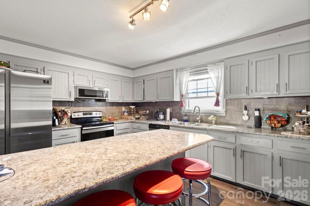 4209 Heatherstone Drive, Gastonia, NC 28056