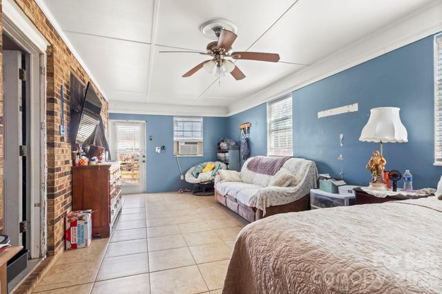 4209 Heatherstone Drive, Gastonia, NC 28056