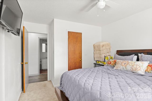 4209 Heatherstone Drive, Gastonia, NC 28056