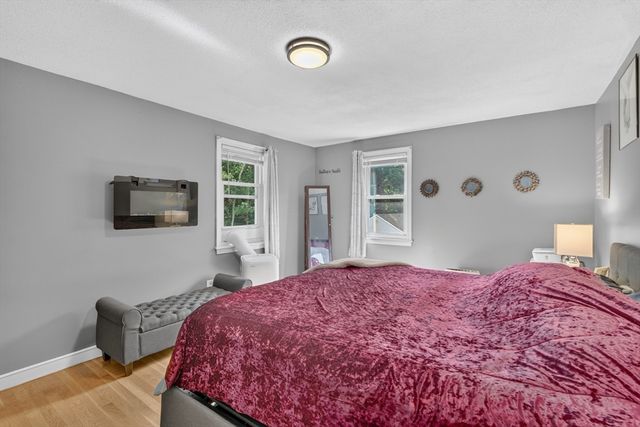 27 Mary Kennedy Dr, North Attleboro, MA 02760