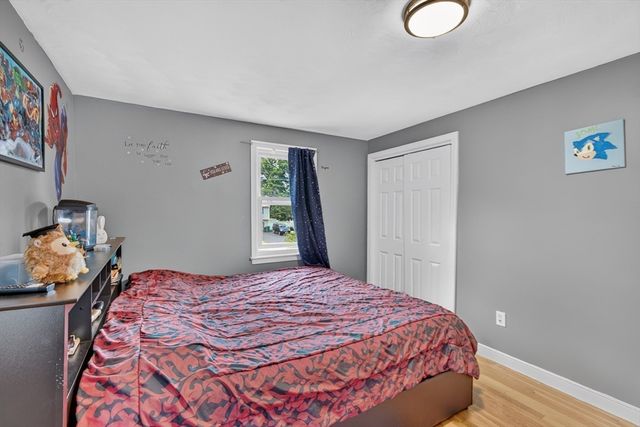27 Mary Kennedy Dr, North Attleboro, MA 02760
