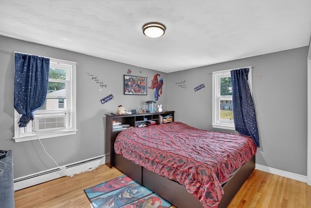 27 Mary Kennedy Dr, North Attleboro, MA 02760