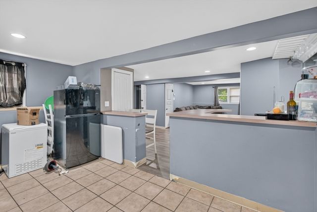 27 Mary Kennedy Dr, North Attleboro, MA 02760