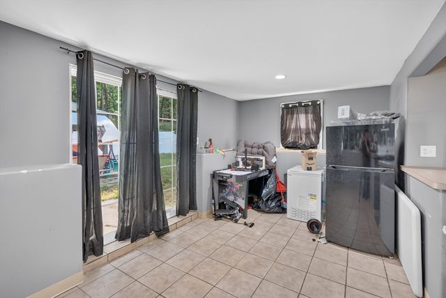 27 Mary Kennedy Dr, North Attleboro, MA 02760