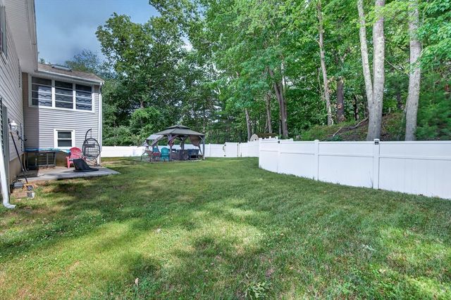 27 Mary Kennedy Dr, North Attleboro, MA 02760