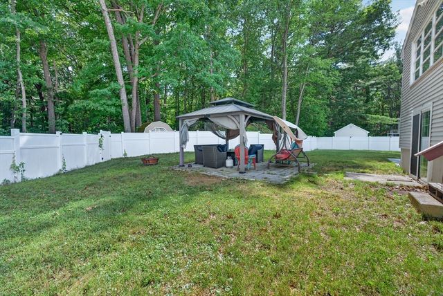 27 Mary Kennedy Dr, North Attleboro, MA 02760
