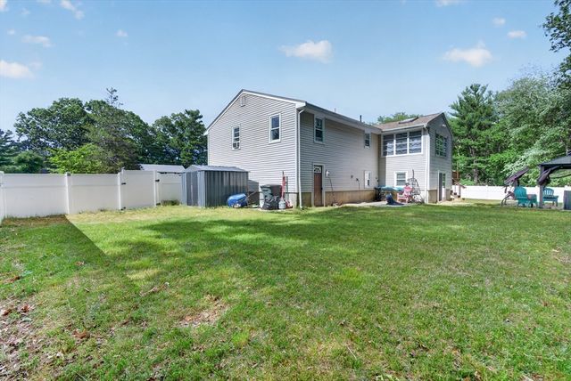 27 Mary Kennedy Dr, North Attleboro, MA 02760