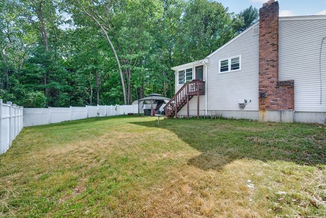 27 Mary Kennedy Dr, North Attleboro, MA 02760
