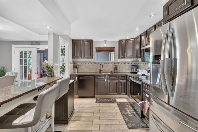 27 Mary Kennedy Dr, North Attleboro, MA 02760