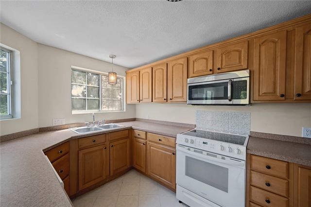 18 Pond Court C, North Providence, RI 02904