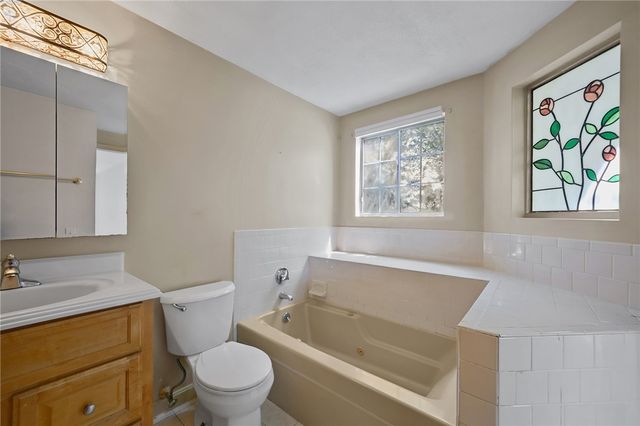 18 Pond Court C, North Providence, RI 02904