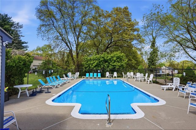 18 Pond Court C, North Providence, RI 02904