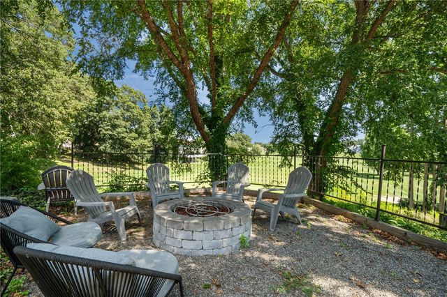 18 Pond Court C, North Providence, RI 02904