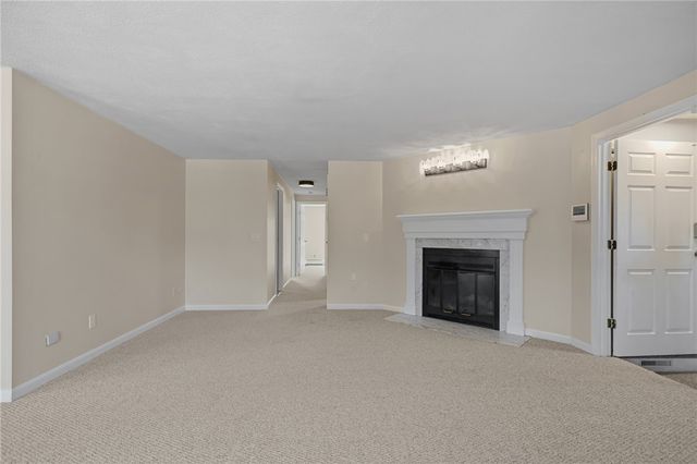 18 Pond Court C, North Providence, RI 02904