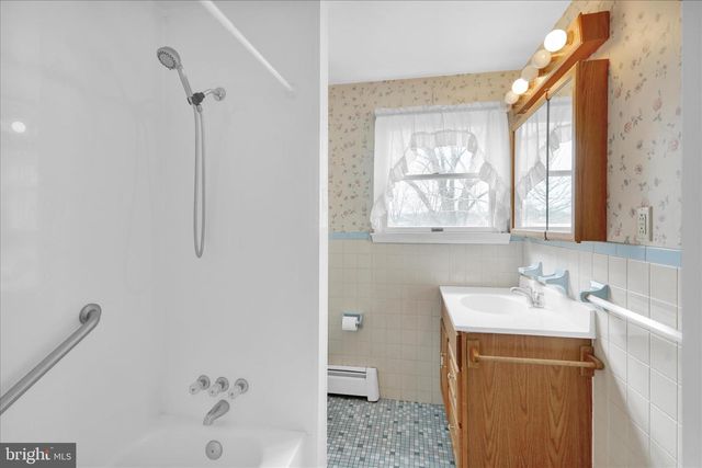 324 BOW LN, Gilbertsville, PA 19525