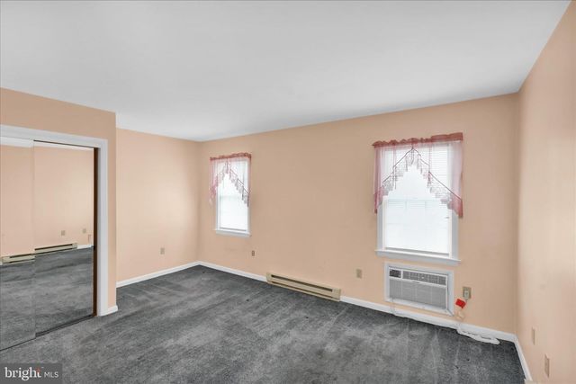 324 BOW LN, Gilbertsville, PA 19525