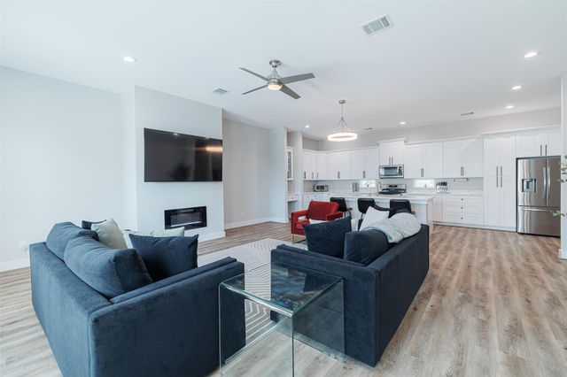 7814 De Priest Street, Houston, TX 77088