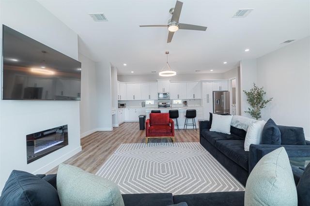 7814 De Priest Street, Houston, TX 77088