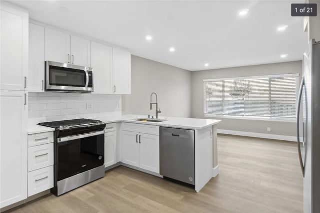 1024 Mission D, Costa Mesa, CA 92626