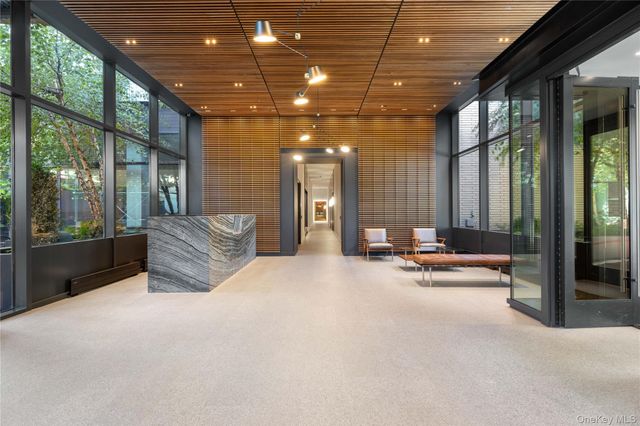 21-21 31st Street 2L, Astoria, NY 11105