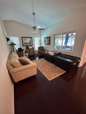 6527 40TH AVENUE N, St Petersburg, FL 33709