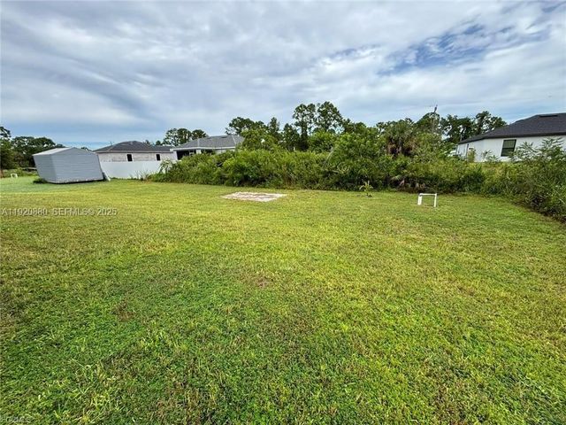 2614 27th ST W, Lehigh Acres, FL 33971