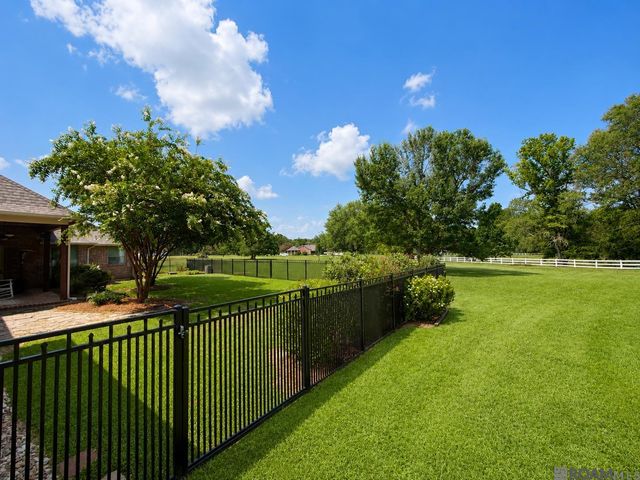 23943 Sunnyside Ln, Zachary, LA 70791