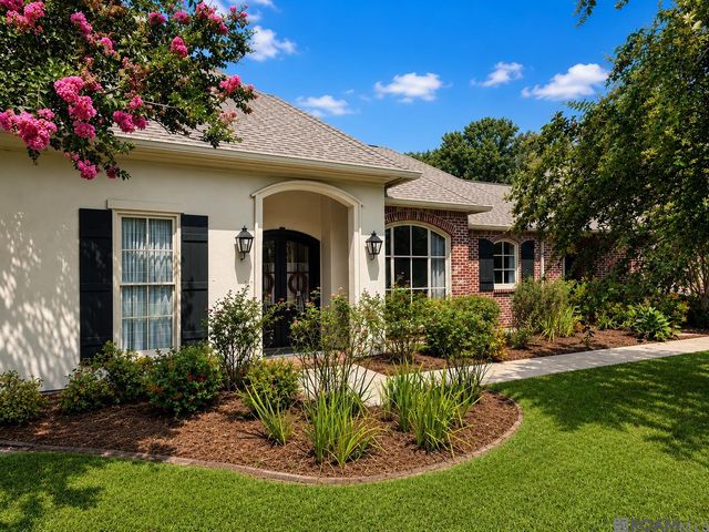 23943 Sunnyside Ln, Zachary, LA 70791