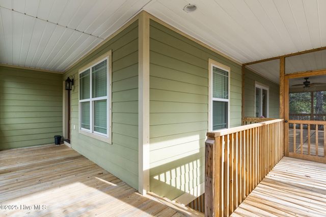 104 NE 26th Street, Oak Island, NC 28465