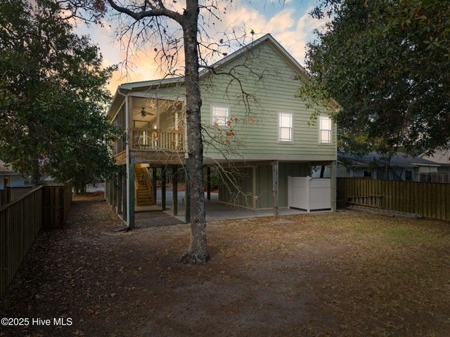 104 NE 26th Street, Oak Island, NC 28465