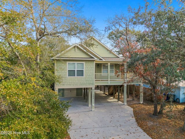 104 NE 26th Street, Oak Island, NC 28465