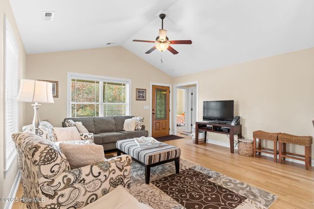 104 NE 26th Street, Oak Island, NC 28465