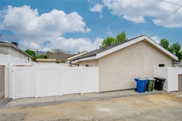 2657 N Brighton Street, Burbank, CA 91504