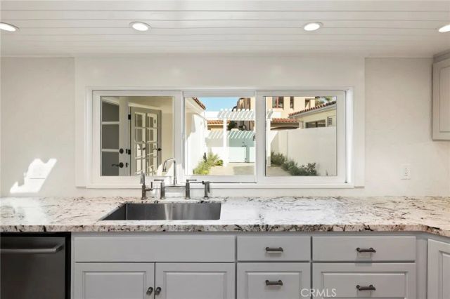 203 Via Nice, Newport Beach, CA 92663